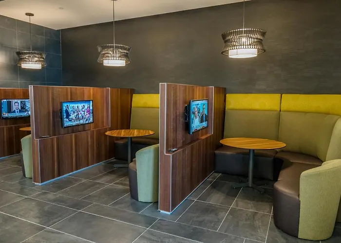Courtyard By Marriott Hotel