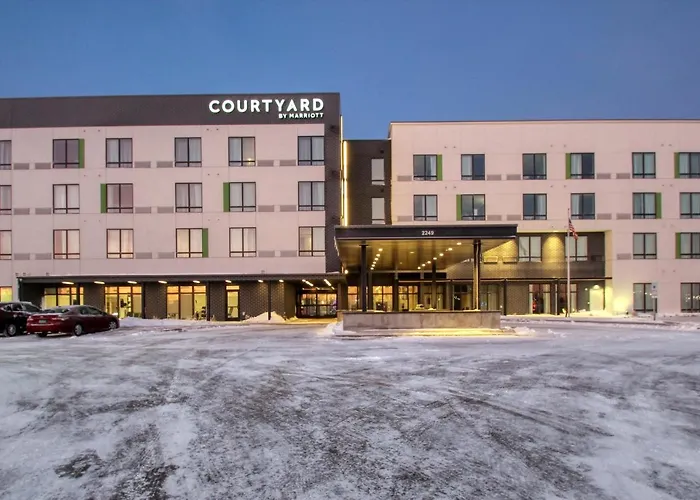 Courtyard By Marriott Hotel 3*