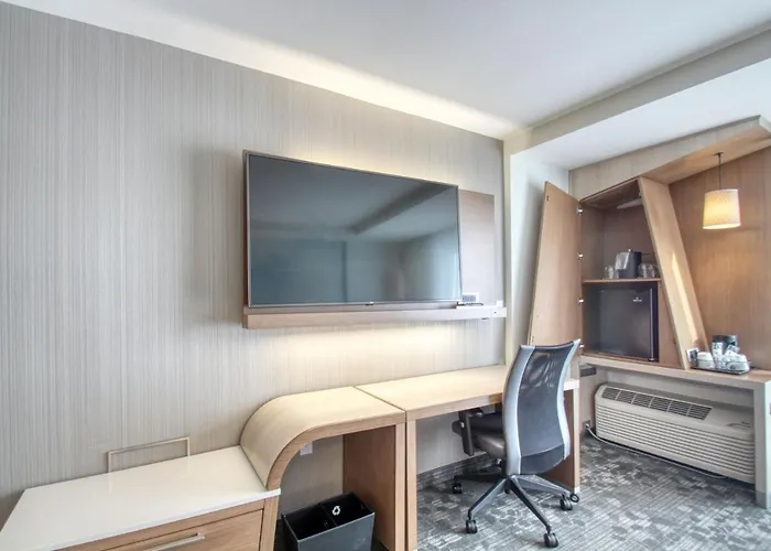 Courtyard By Marriott