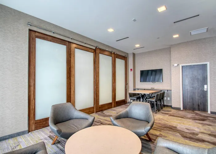 Courtyard By Marriott Hotel
