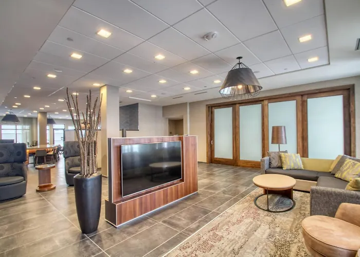 Courtyard By Marriott Fargo