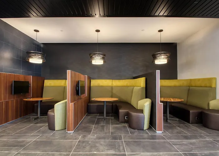 Courtyard By Marriott Hotel